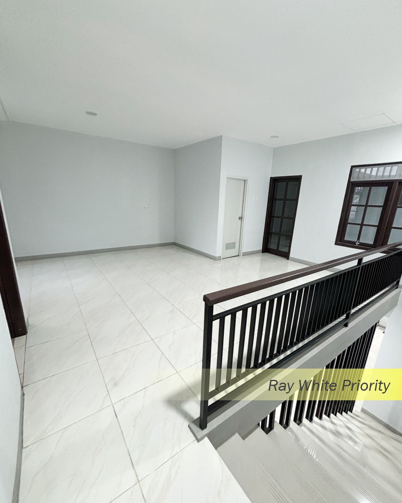 Rumah Siap Huni Minimal dan Bagus di Kuricang, Bintaro Jaya , Tangerang Selatan