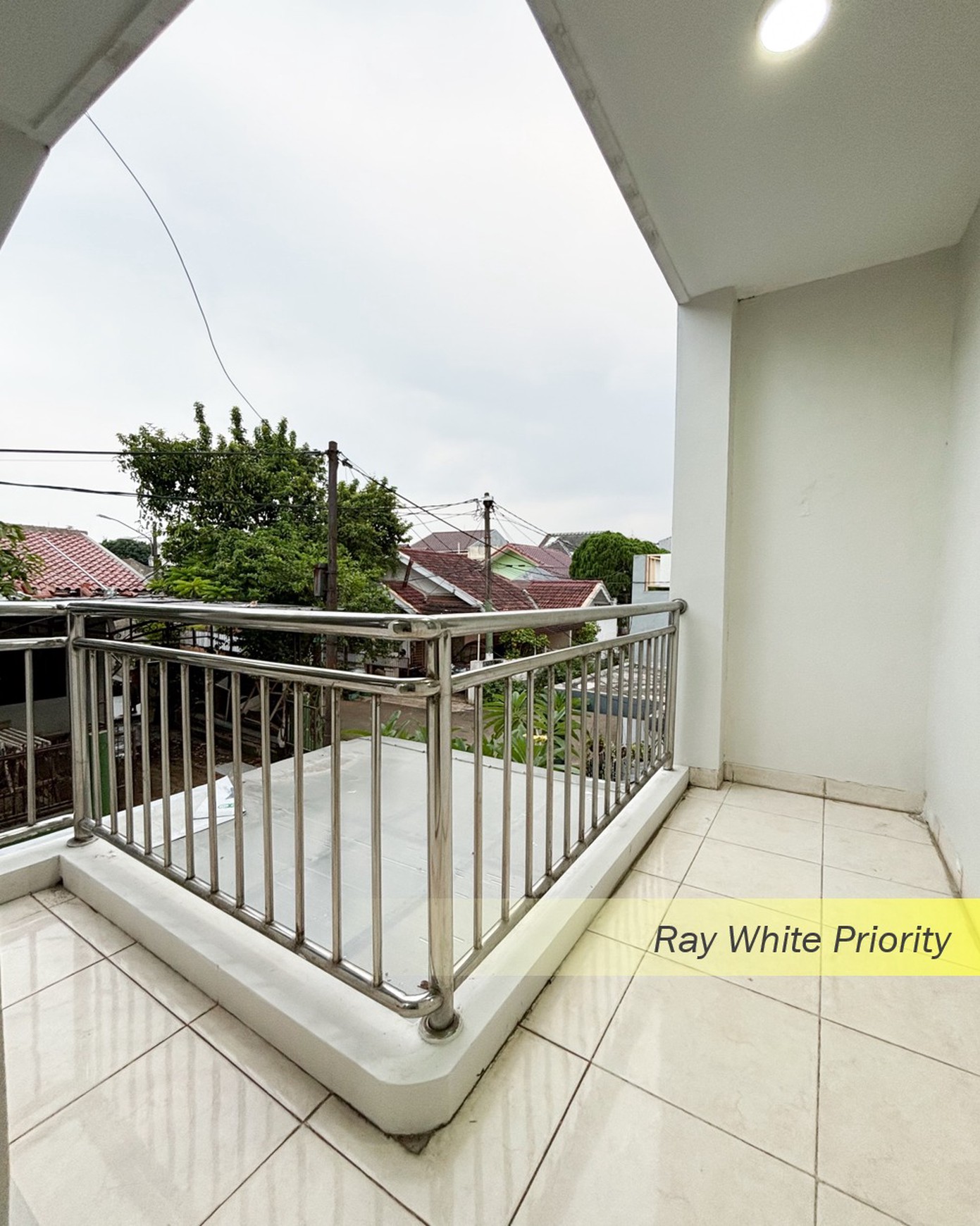 Rumah Siap Huni Minimal dan Bagus di Kuricang, Bintaro Jaya , Tangerang Selatan