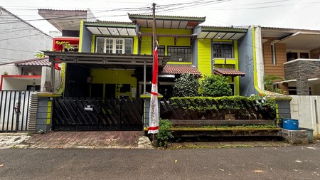 Rumah 2 Lantai Depan Taman Di Tebet Utara Jakarta Selatan