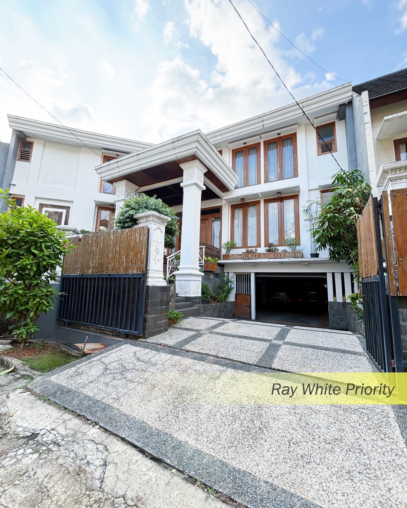 RUMAH CLASSIC SEMIFURNISH SIAP HUNI DI BINTARO JAYA SEKTOR 9, TANGERANG SELATAN