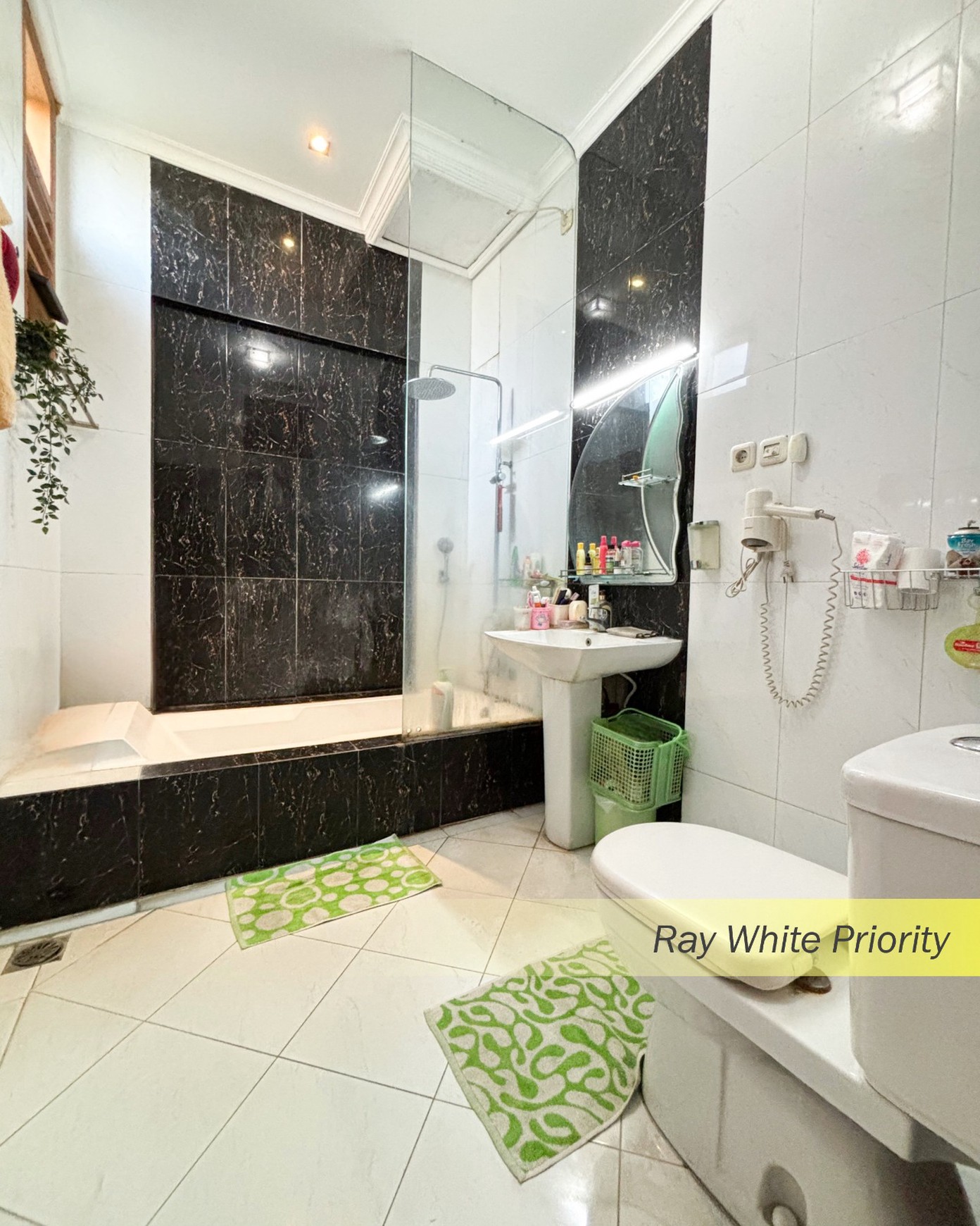 RUMAH CLASSIC SEMIFURNISH SIAP HUNI DI BINTARO JAYA SEKTOR 9, TANGERANG SELATAN