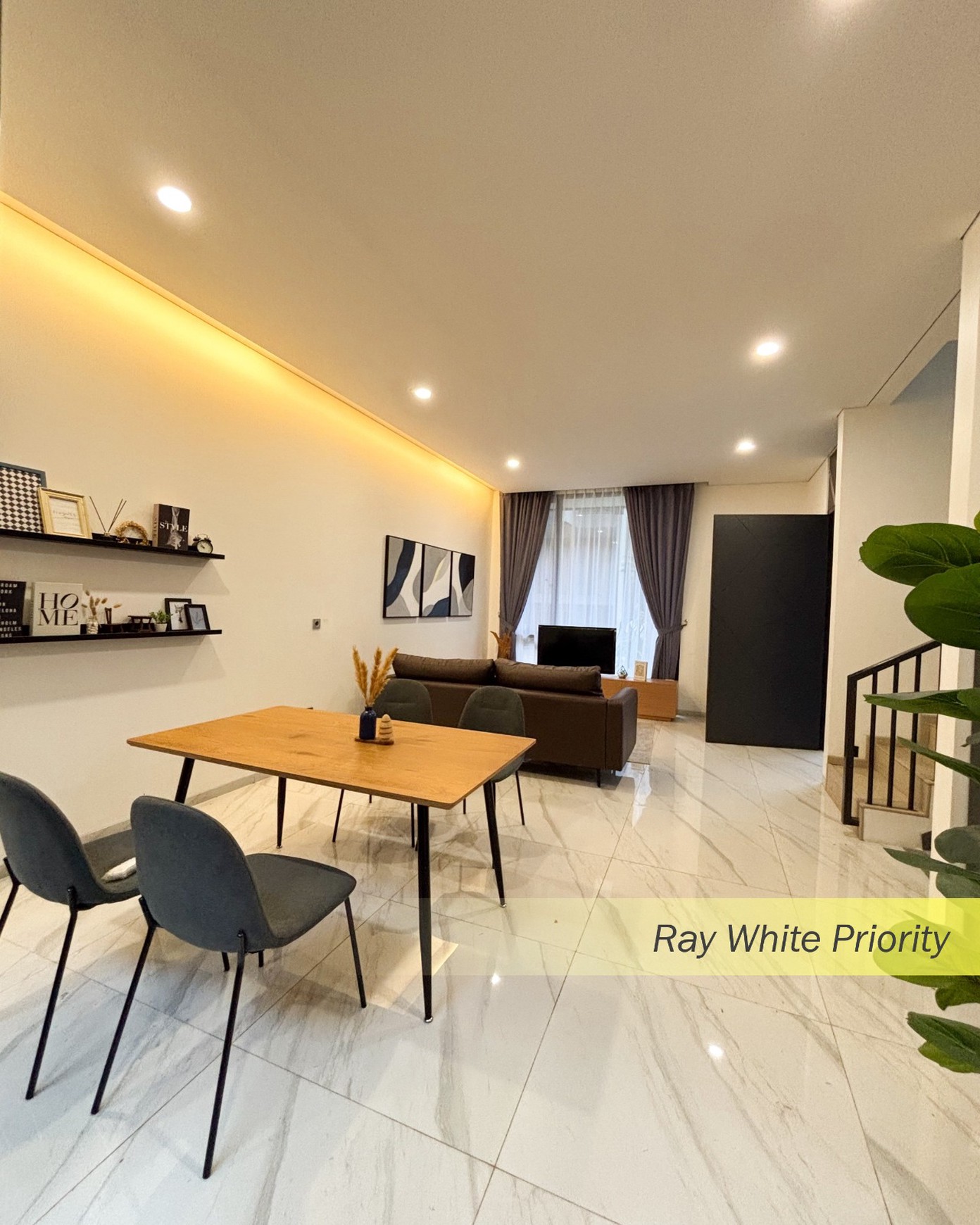 RUMAH BRAND NEW SIAP HUNI DALAM TOWN HOUSE BINTARO, TANGERANG SELATAN