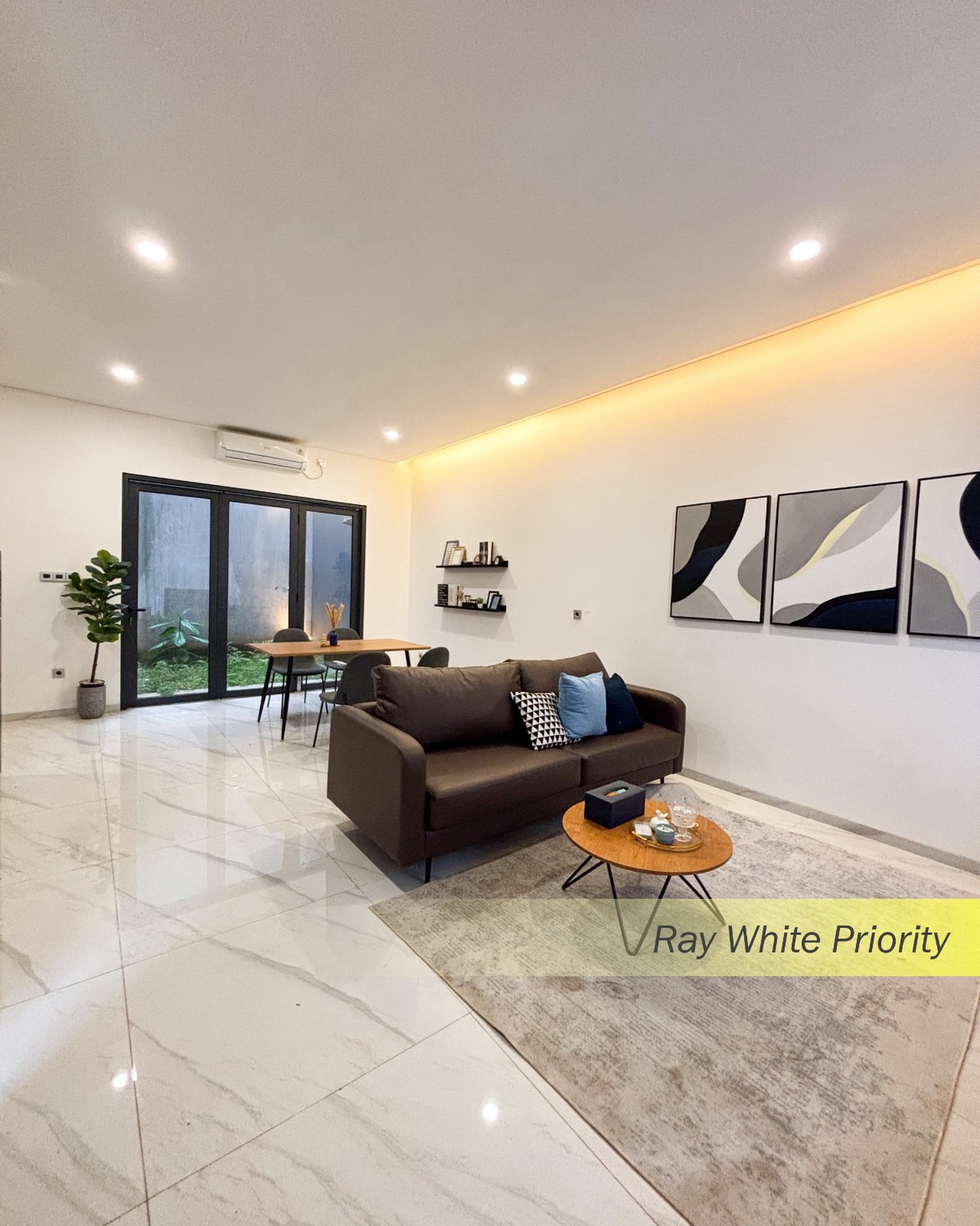 RUMAH BRAND NEW SIAP HUNI DALAM TOWN HOUSE BINTARO, TANGERANG SELATAN