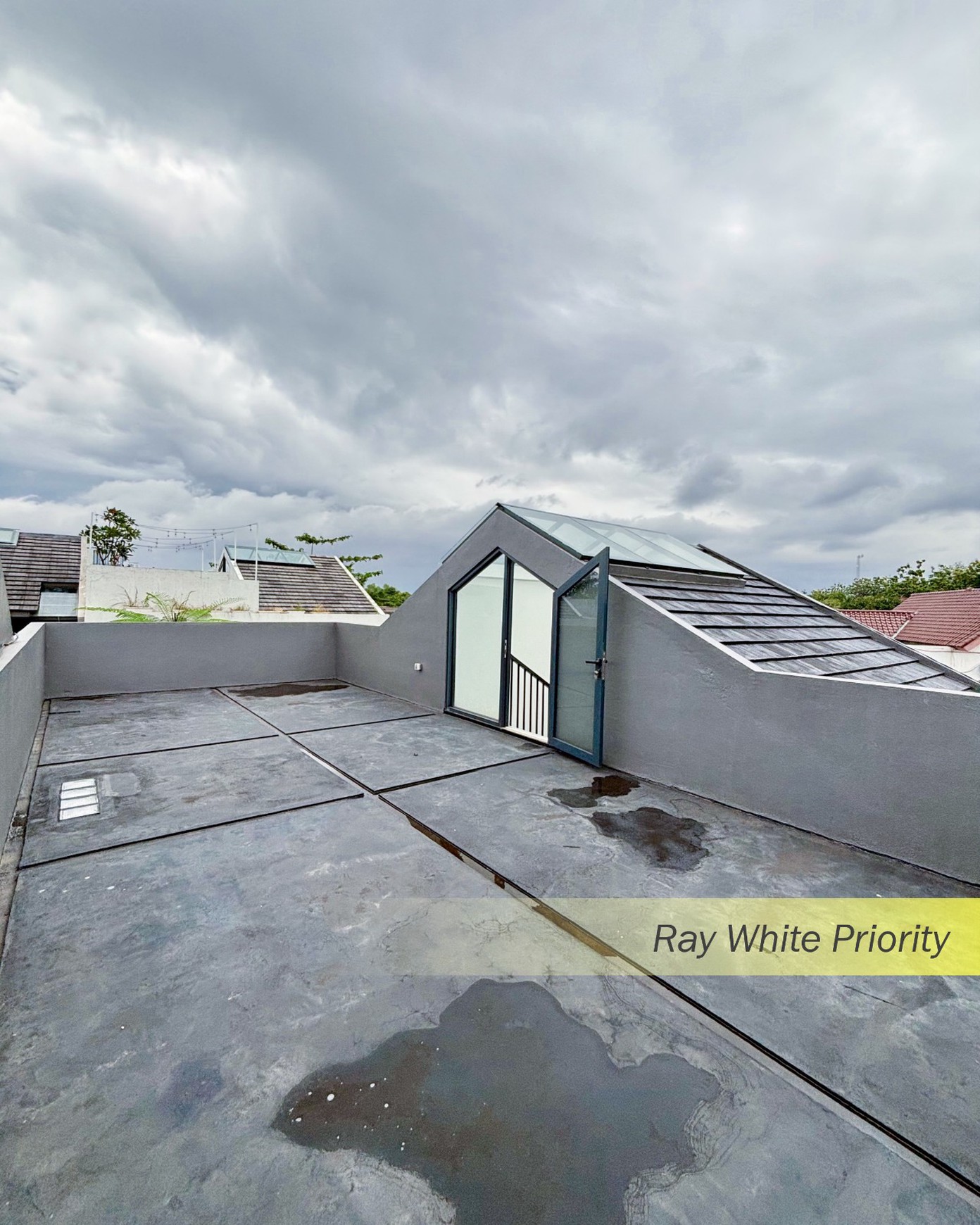 RUMAH BRAND NEW SIAP HUNI DALAM TOWN HOUSE BINTARO, TANGERANG SELATAN