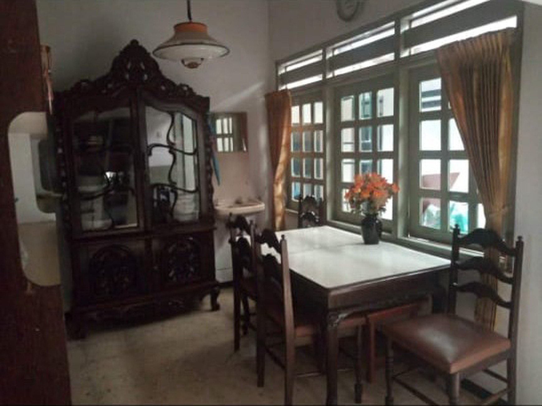 Rumah SHM Strategis di samping jalan Pusat Jombang.