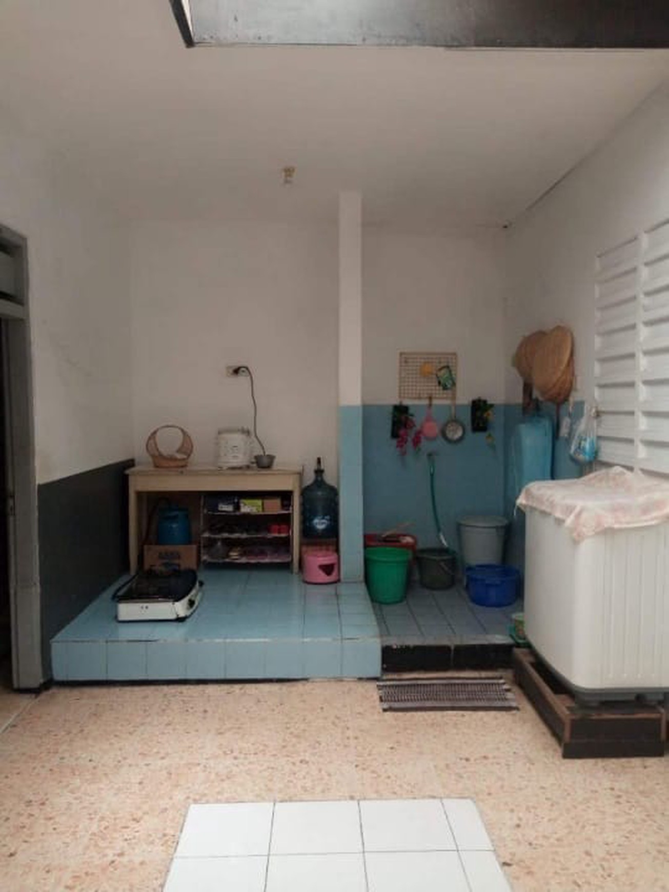 Rumah SHM Strategis di samping jalan Pusat Jombang.