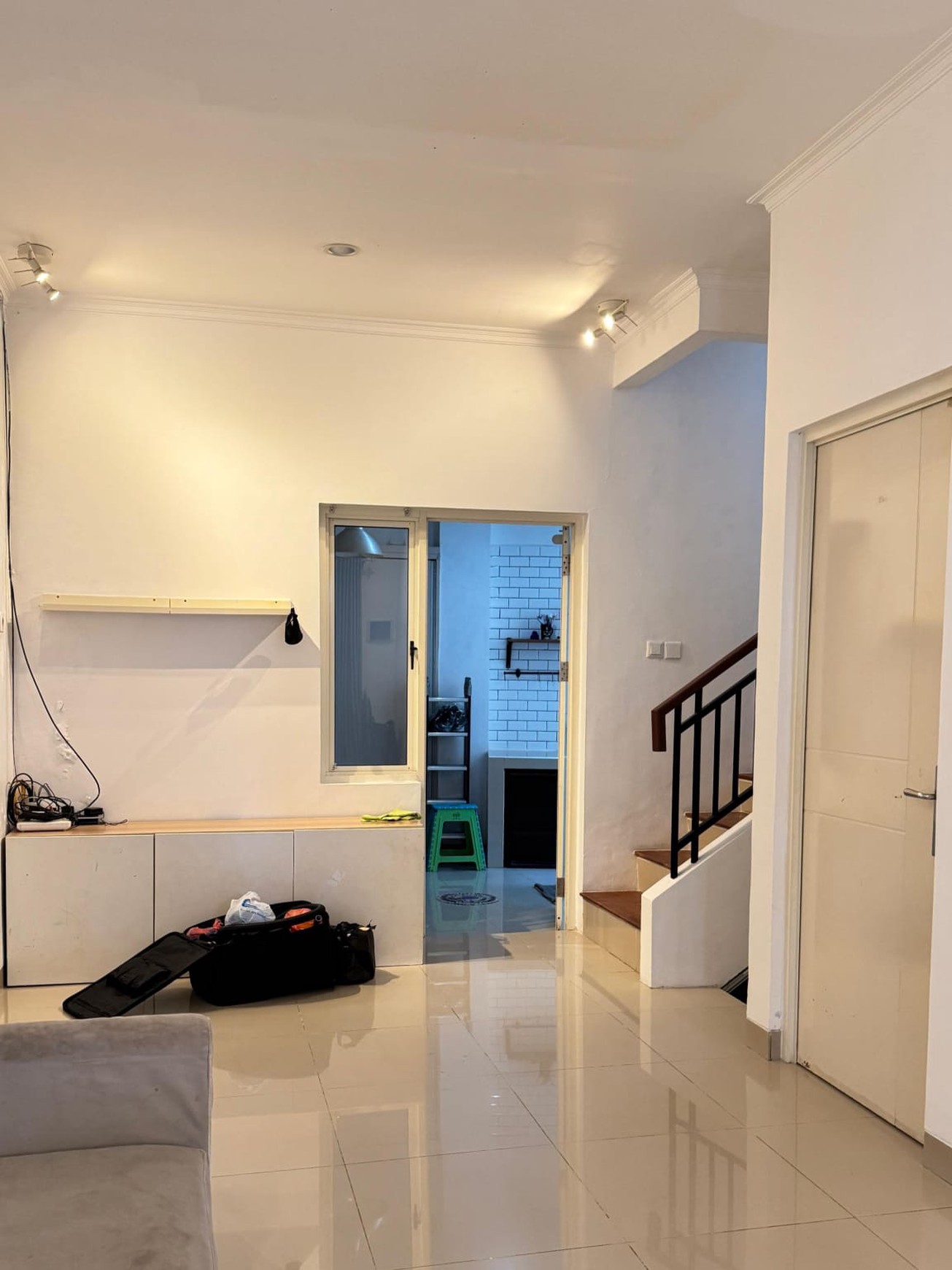 Rumah Cluster di Ciputat Semi Furnish Dekat Bintaro