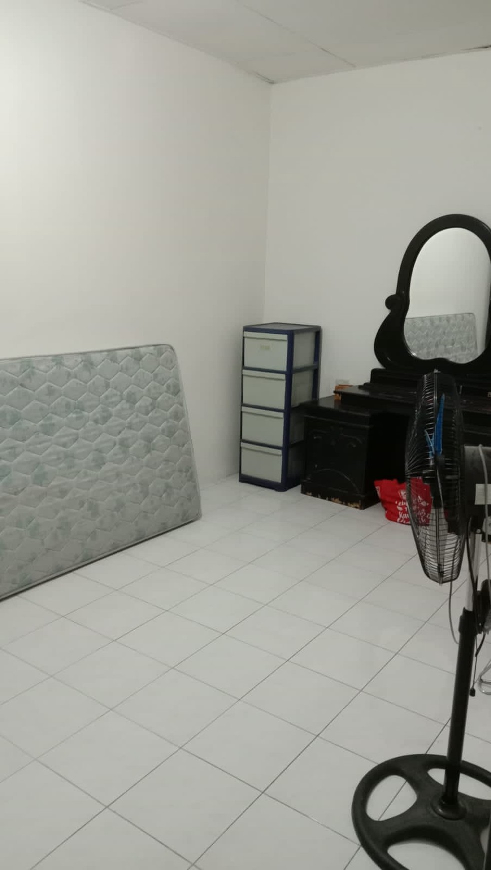 Rumah dalam Komplek lokasi strategis di Ciputat