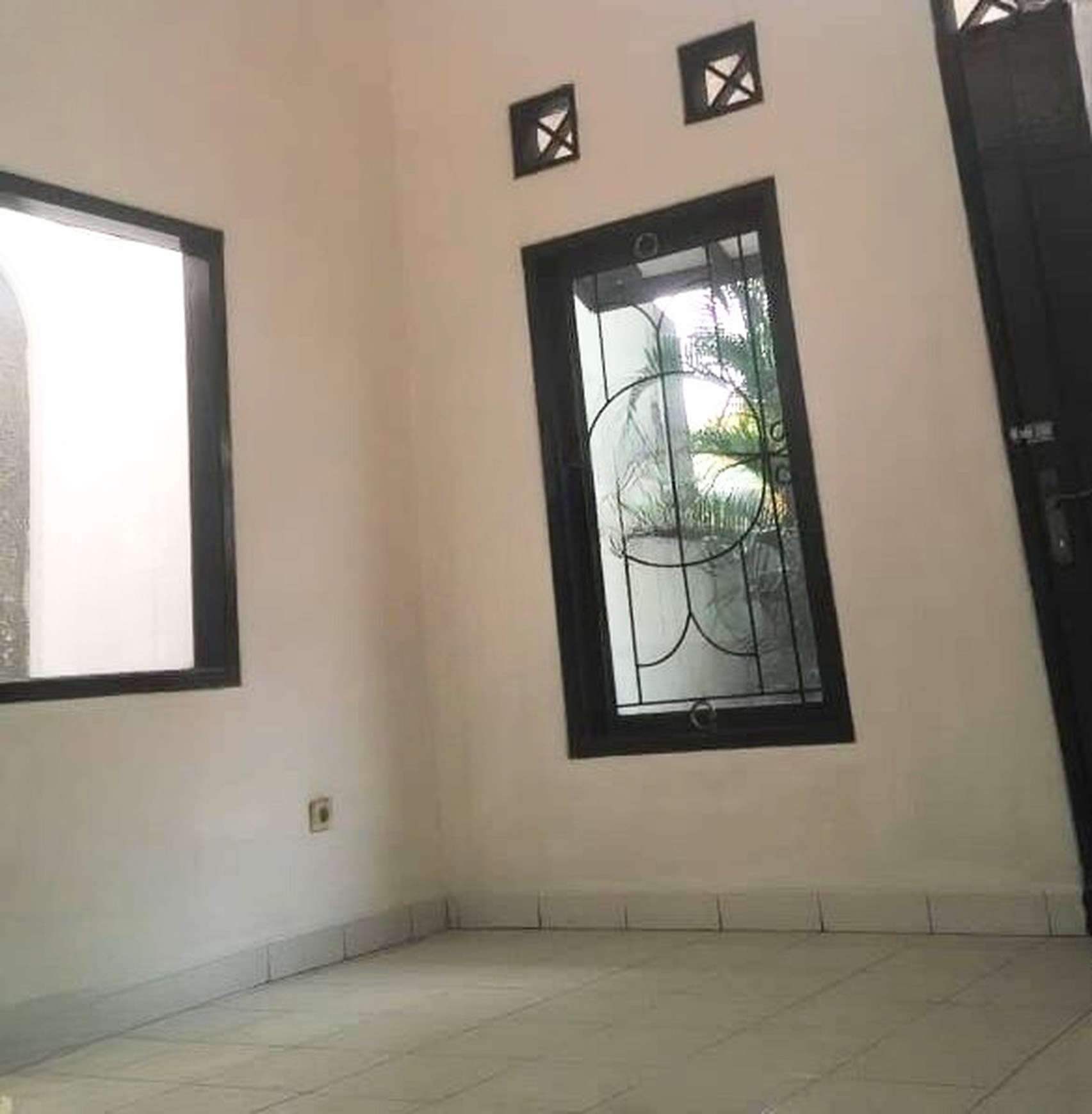 Rumah Daerah Tebet Akses 2 mobil