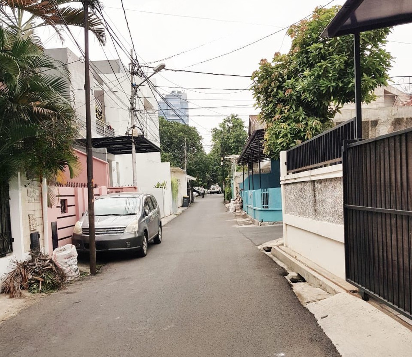 Rumah Daerah Tebet Akses 2 mobil