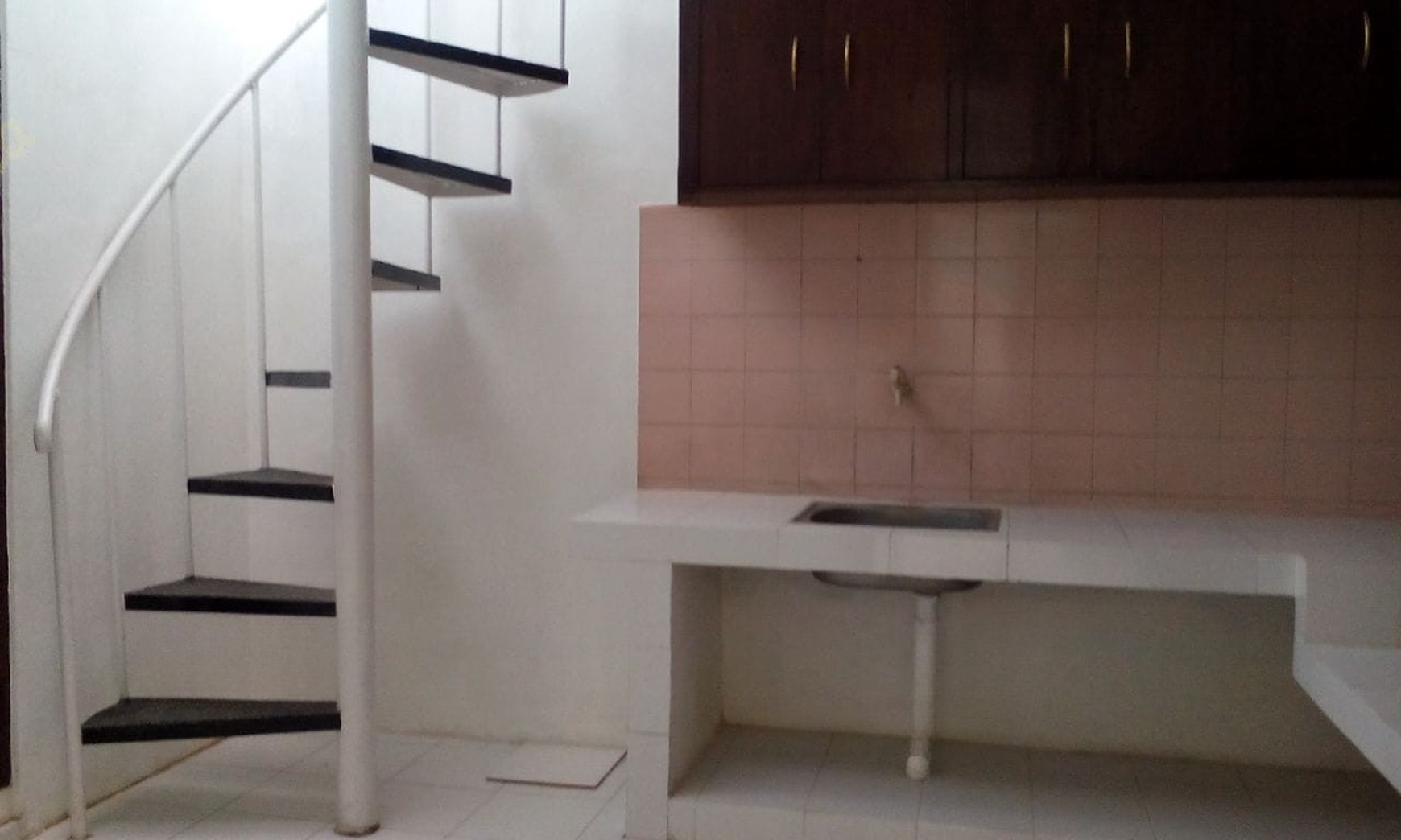 Rumah Daerah di Menteng Dalam Tebet Akses 2 Mobil Lebar
