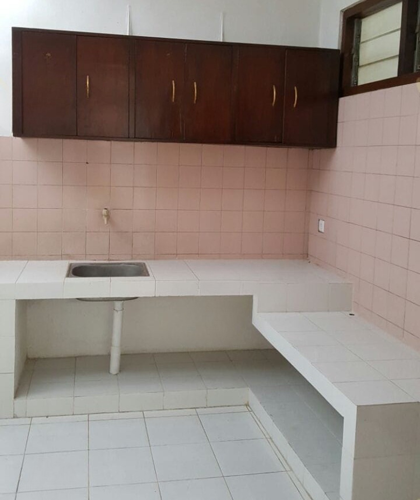 Rumah Daerah di Menteng Dalam Tebet Akses 2 Mobil Lebar