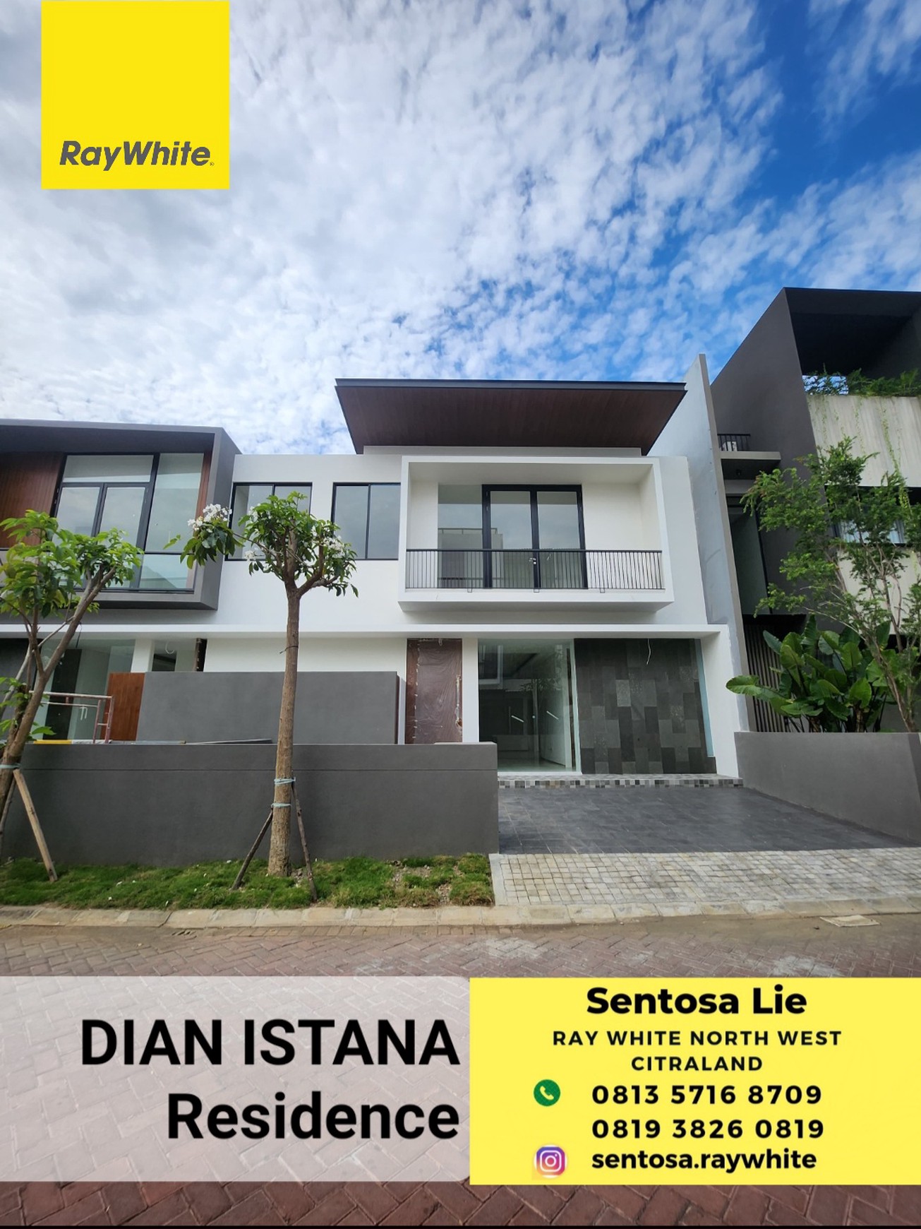 Dijual Rumah Baru Dian Istana Park Avenue Wiyung Surabaya  Dekat Graha Family, Citraland,  Pakuwon Mall, Royal Residence