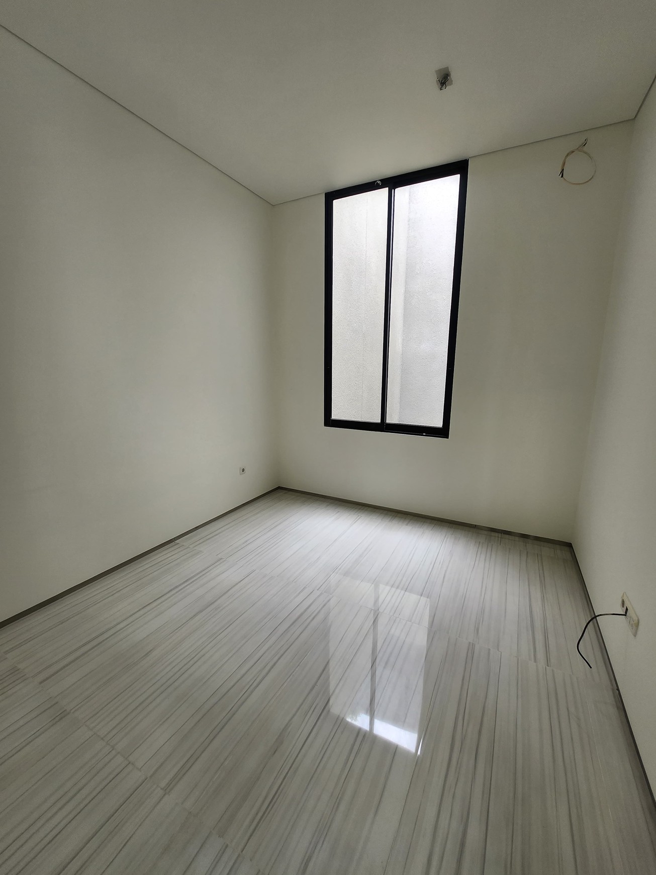 Dijual Rumah Baru Dian Istana Park Avenue Wiyung Surabaya  Dekat Graha Family, Citraland,  Pakuwon Mall, Royal Residence