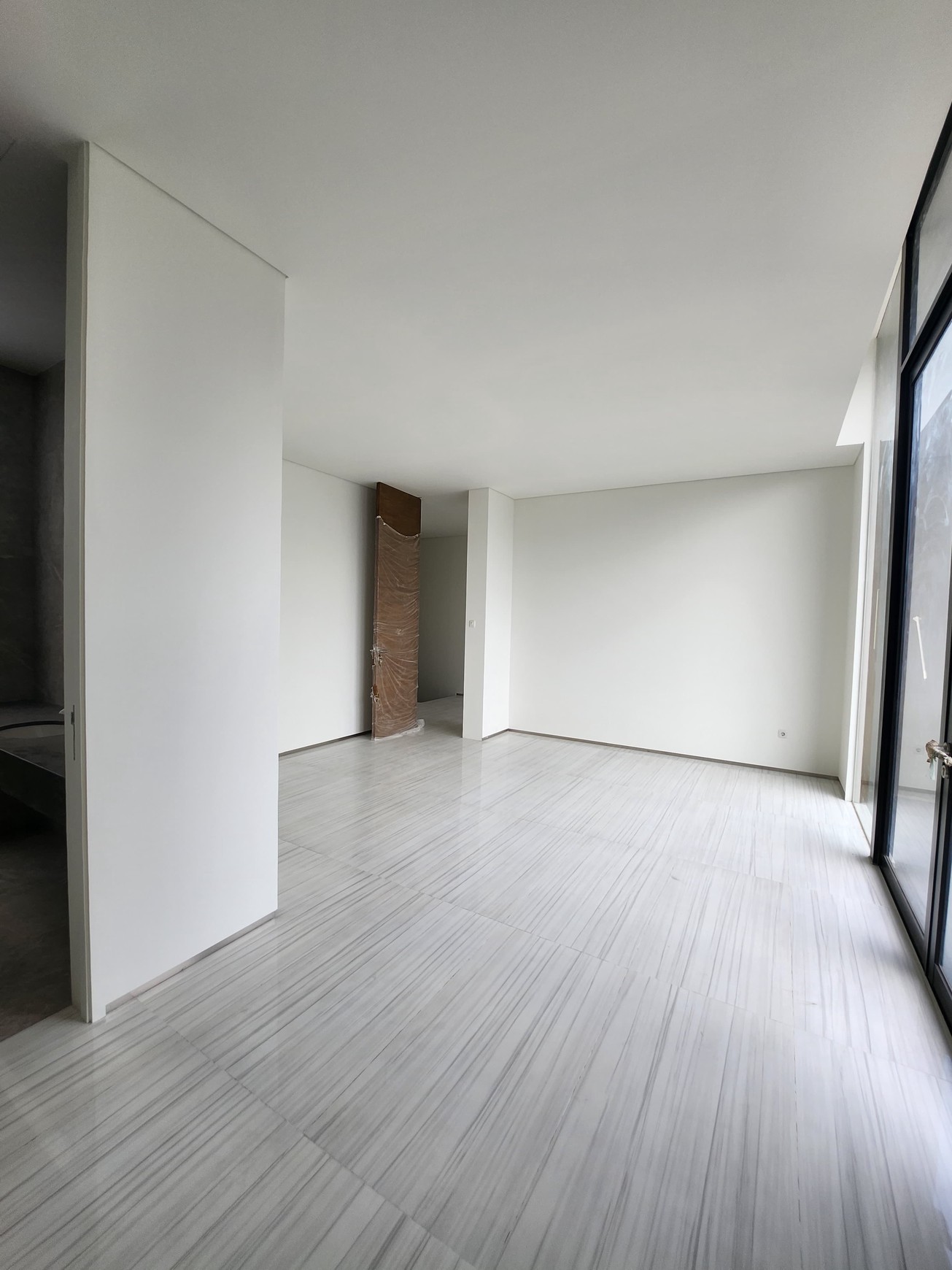 Dijual Rumah Baru Dian Istana Park Avenue Wiyung Surabaya  Dekat Graha Family, Citraland,  Pakuwon Mall, Royal Residence