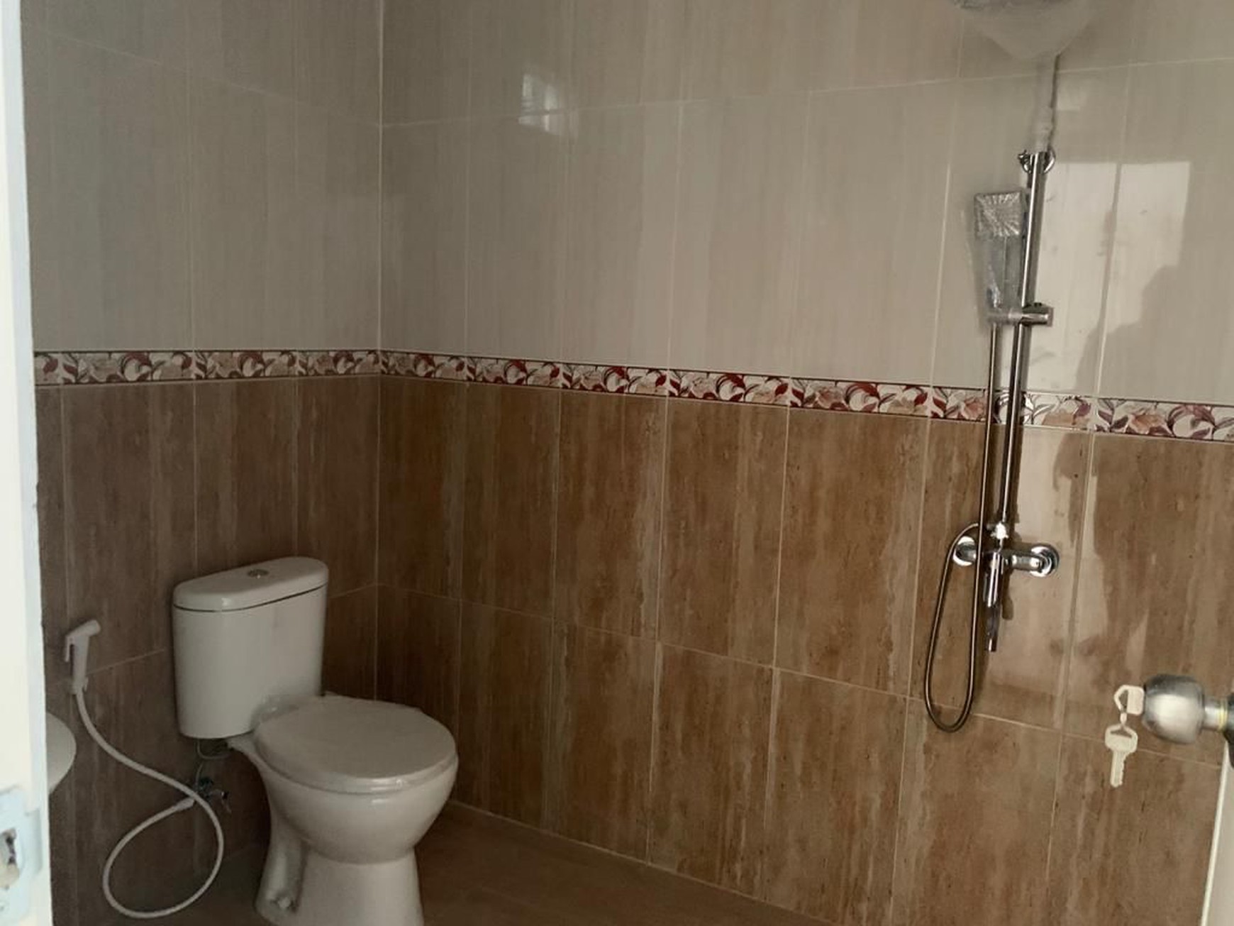 Rumah 2 Lantai Hoek di  di Raffles Hills 