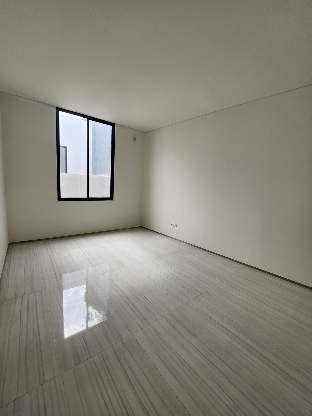 Dijual Rumah Baru Dian Istana Park Avenue Wiyung Surabaya - 2 Unit Ready Dekat Graha Family, Citraland, Royal Residence, Pakuwon Mall, PTC, Supermall