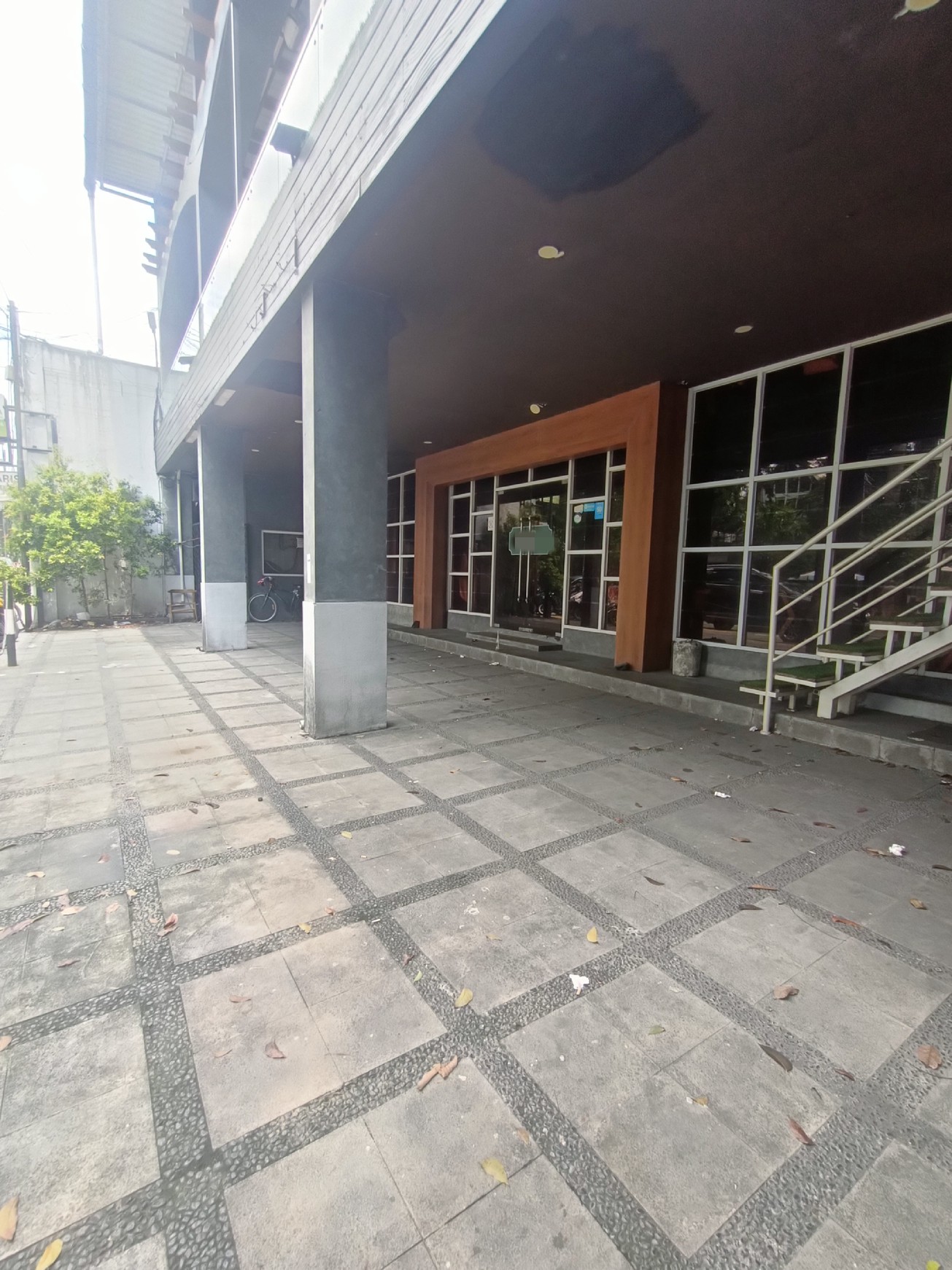 Disewakan Ex Restoran Di Area Komersial Tebet, Jakarta Selatan