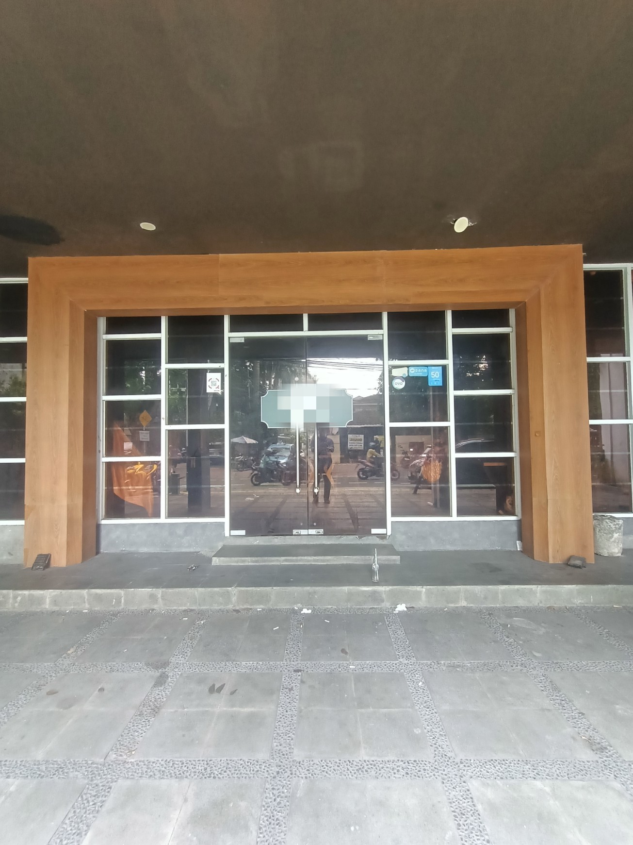 Disewakan Ex Restoran Di Area Komersial Tebet, Jakarta Selatan