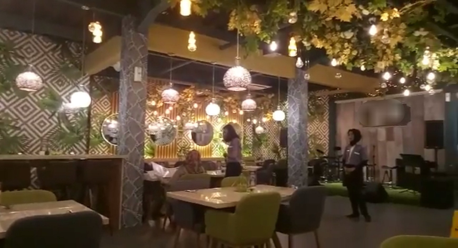 Disewakan Ex Restoran Di Area Komersial Tebet, Jakarta Selatan