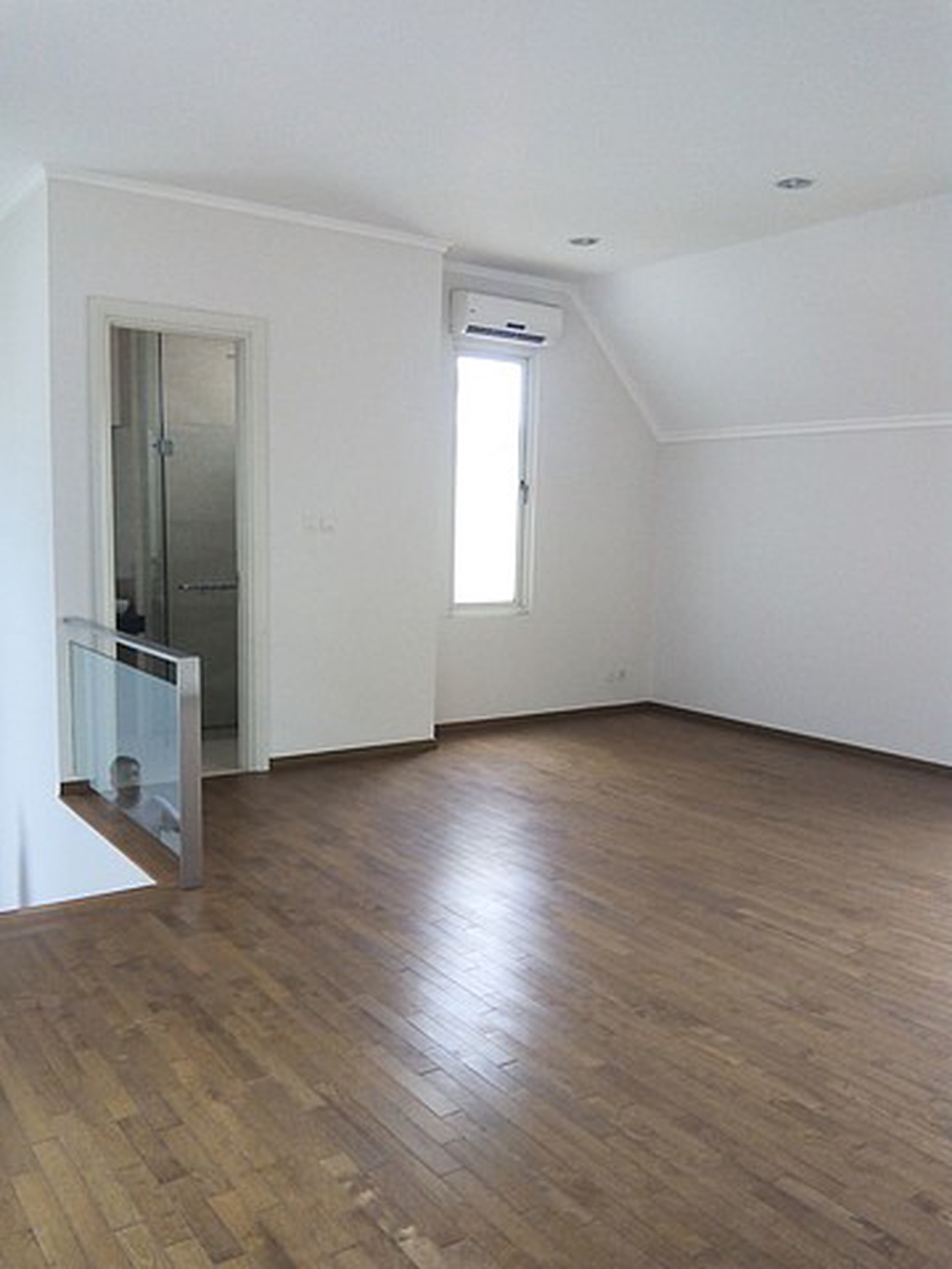 TOWN HOUSE EAST POINT PATAL SENAYAN