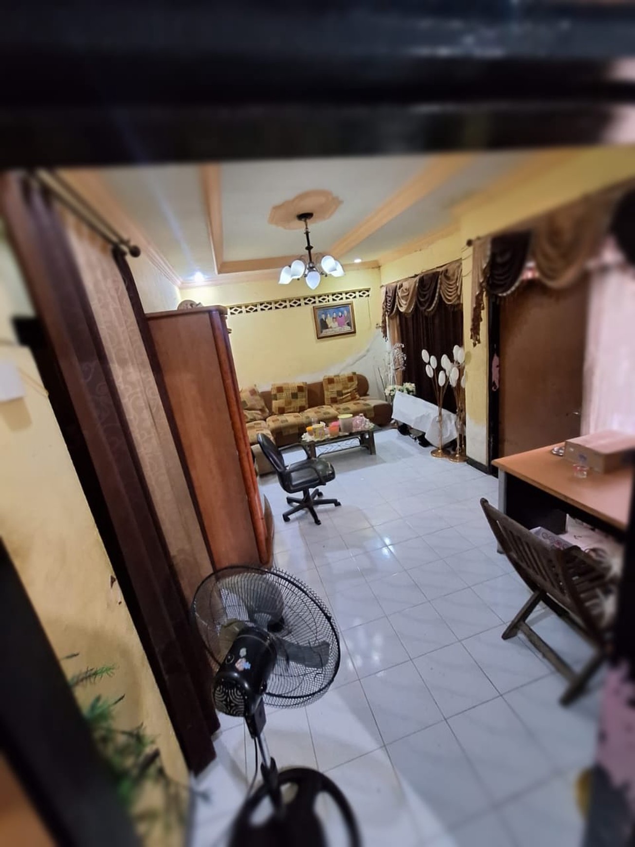 Dijual Rumah Luas & Strategis di Kendangsari - 7 Kamar Tidur, Harga Nego!