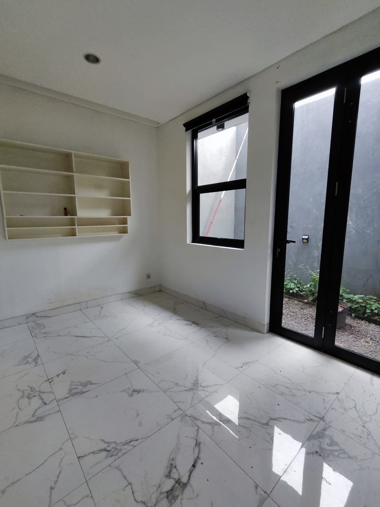 Rumah di Ciputat Siap Huni 2 Lantai dengan KT 3+1 dan KM 3+1 SHM