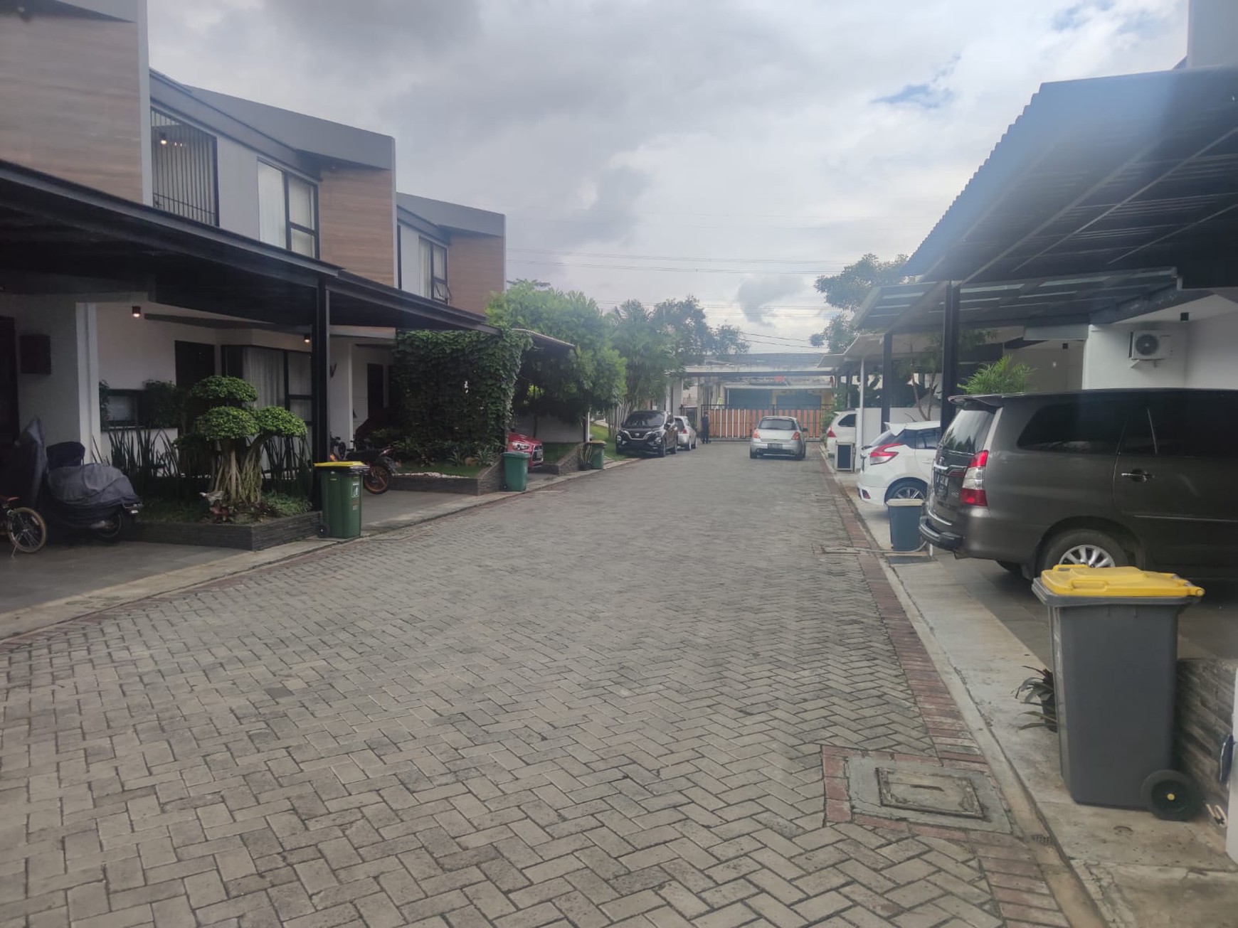 Rumah di Ciputat Siap Huni 2 Lantai dengan KT 3+1 dan KM 3+1 SHM