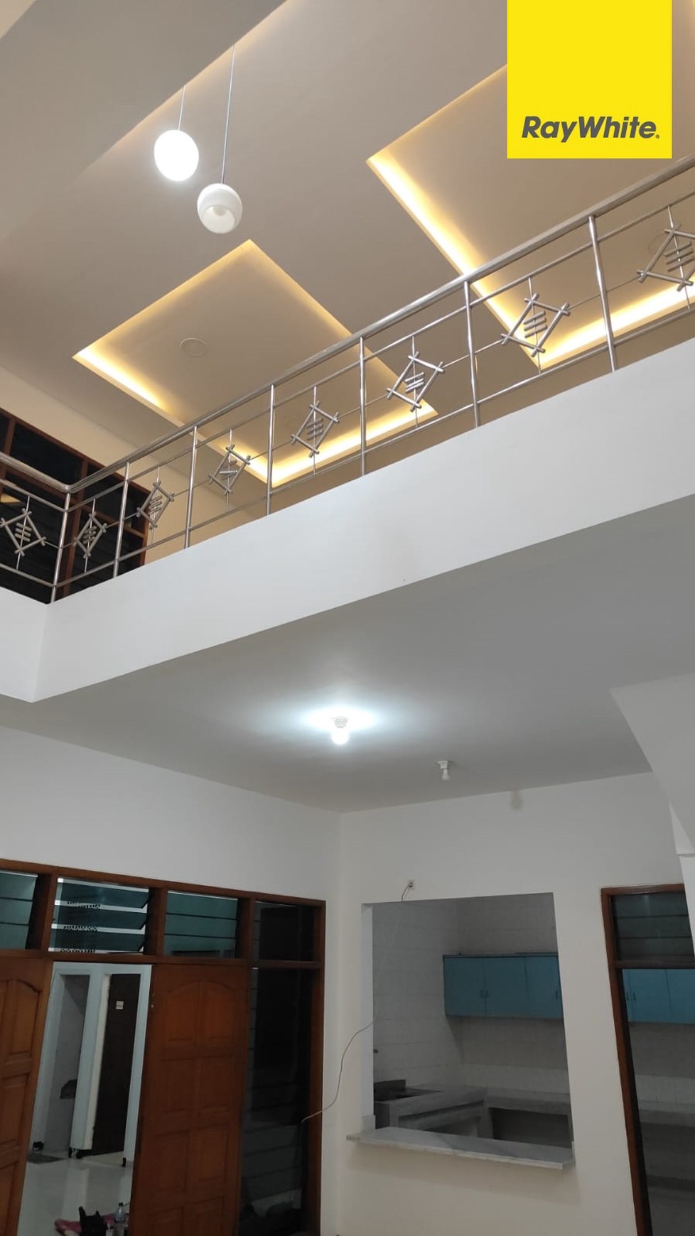 Disewakan Rumah 2,5 lantai di Ngagel Jaya Tengah Surabaya