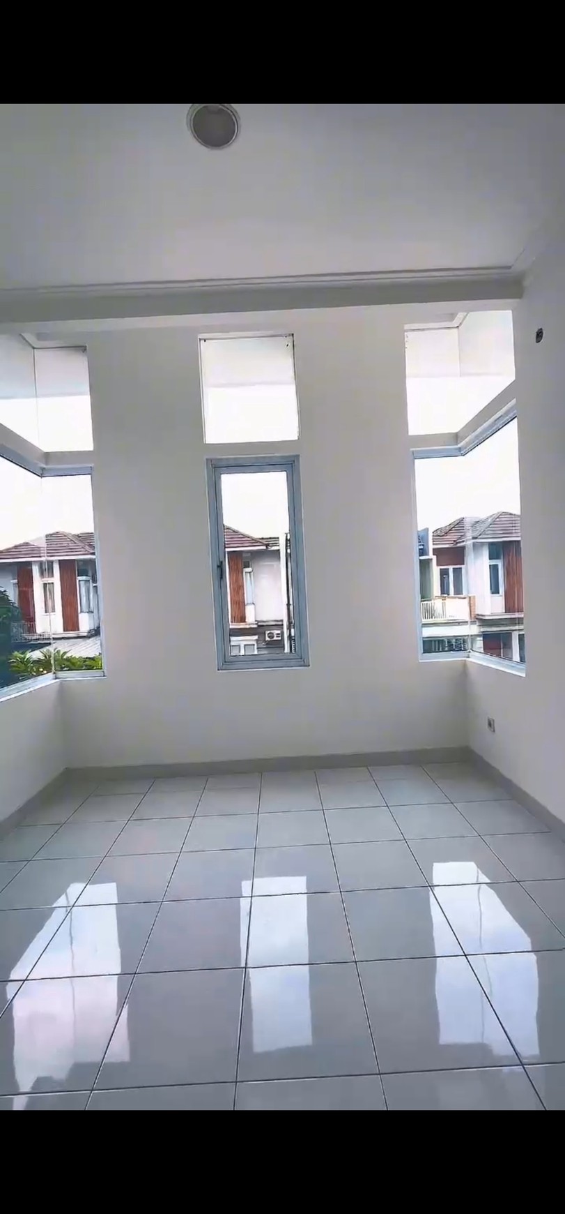 Rumah siap huni di Kota Wisata