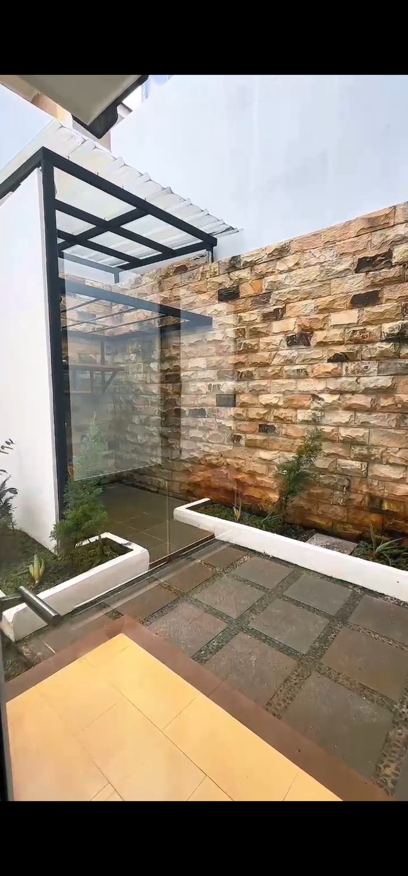 Rumah siap huni di Kota Wisata