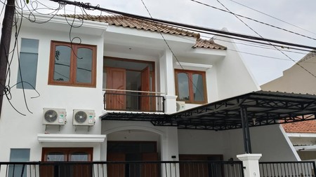Disewakan Rumah 2 lantai di Dukuh Kupang Timur Surabaya