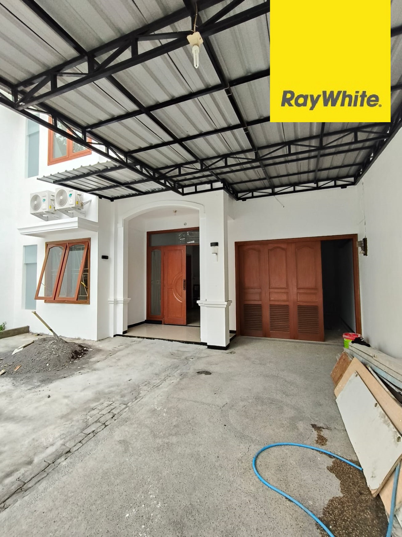 Disewakan Rumah 2 lantai di Dukuh Kupang Timur Surabaya