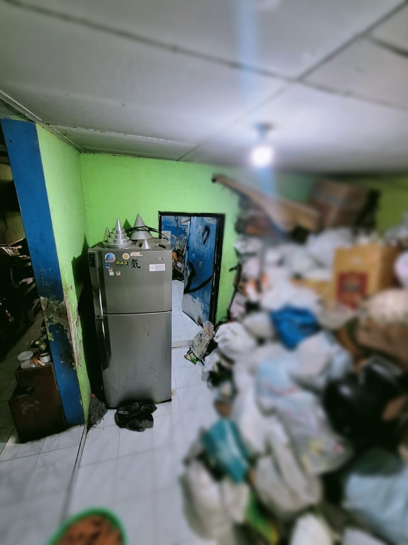 Hunian + Usaha? Rumah Siap Pakai di Kendangsari, Lokasi Super Strategis!