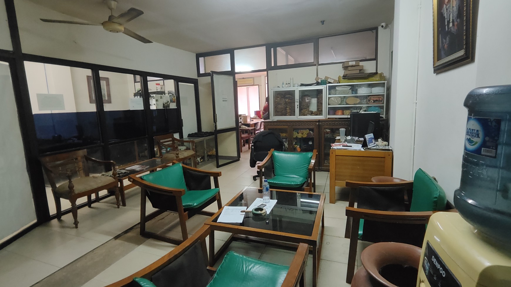 Rumah/Ruko Disewakan Lokasi Strategis, Akses Jalan Besar 2 Mobil di Tebet Barat Dalam - Jakarta Selatan