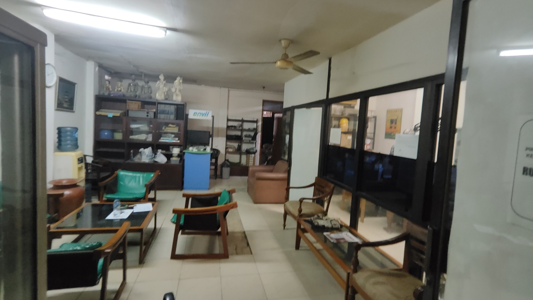 Rumah/Ruko Disewakan Lokasi Strategis, Akses Jalan Besar 2 Mobil di Tebet Barat Dalam - Jakarta Selatan