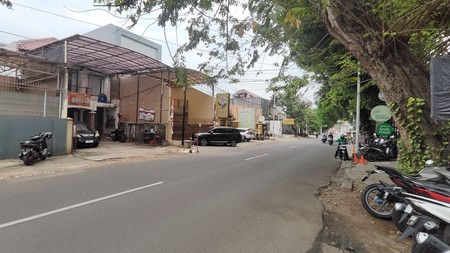 Rumah/Ruko Disewakan Lokasi Strategis, Akses Jalan Besar 2 Mobil di Tebet Barat Dalam - Jakarta Selatan