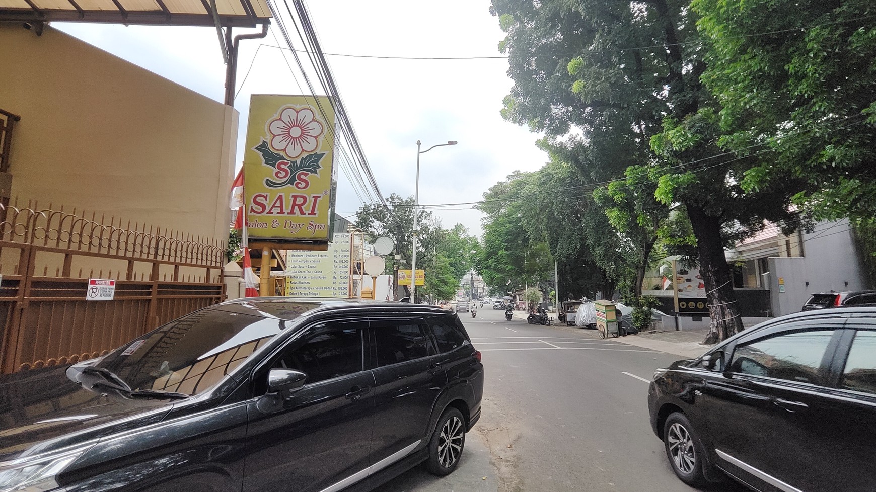 Rumah/Ruko Disewakan Lokasi Strategis, Akses Jalan Besar 2 Mobil di Tebet Barat Dalam - Jakarta Selatan