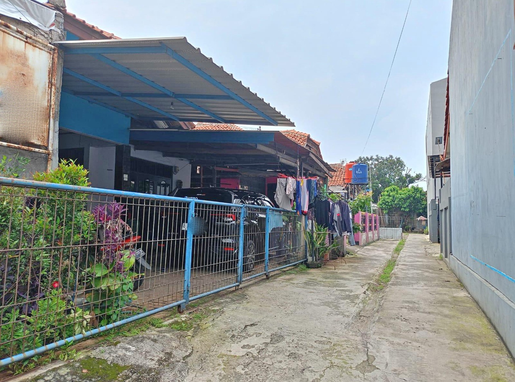 Rumah hitung tanah di Pinggir Jl Utama KSU, Tirtajaya Depok