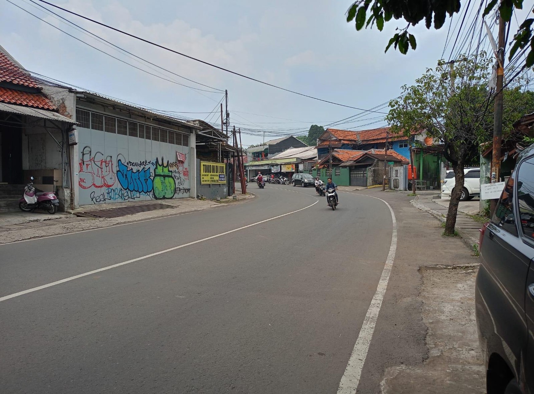 Rumah hitung tanah di Pinggir Jl Utama KSU, Tirtajaya Depok