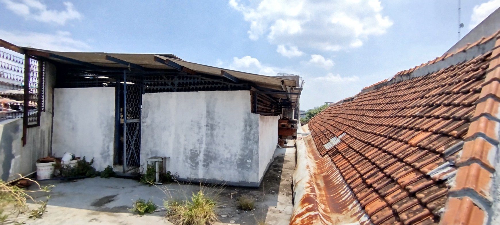 Ruko ngantong 3 lantai siap pakai di Taman Sari Raya, Maphar