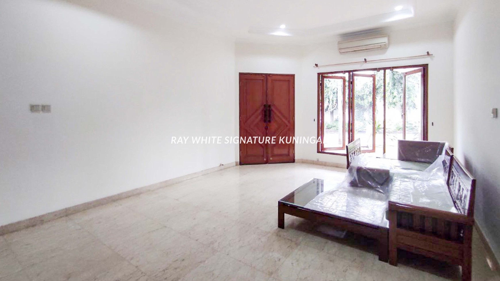 Rumah Disewakan Cocok Untuk Hunian atau Silent Office di Kemang Utara Raya