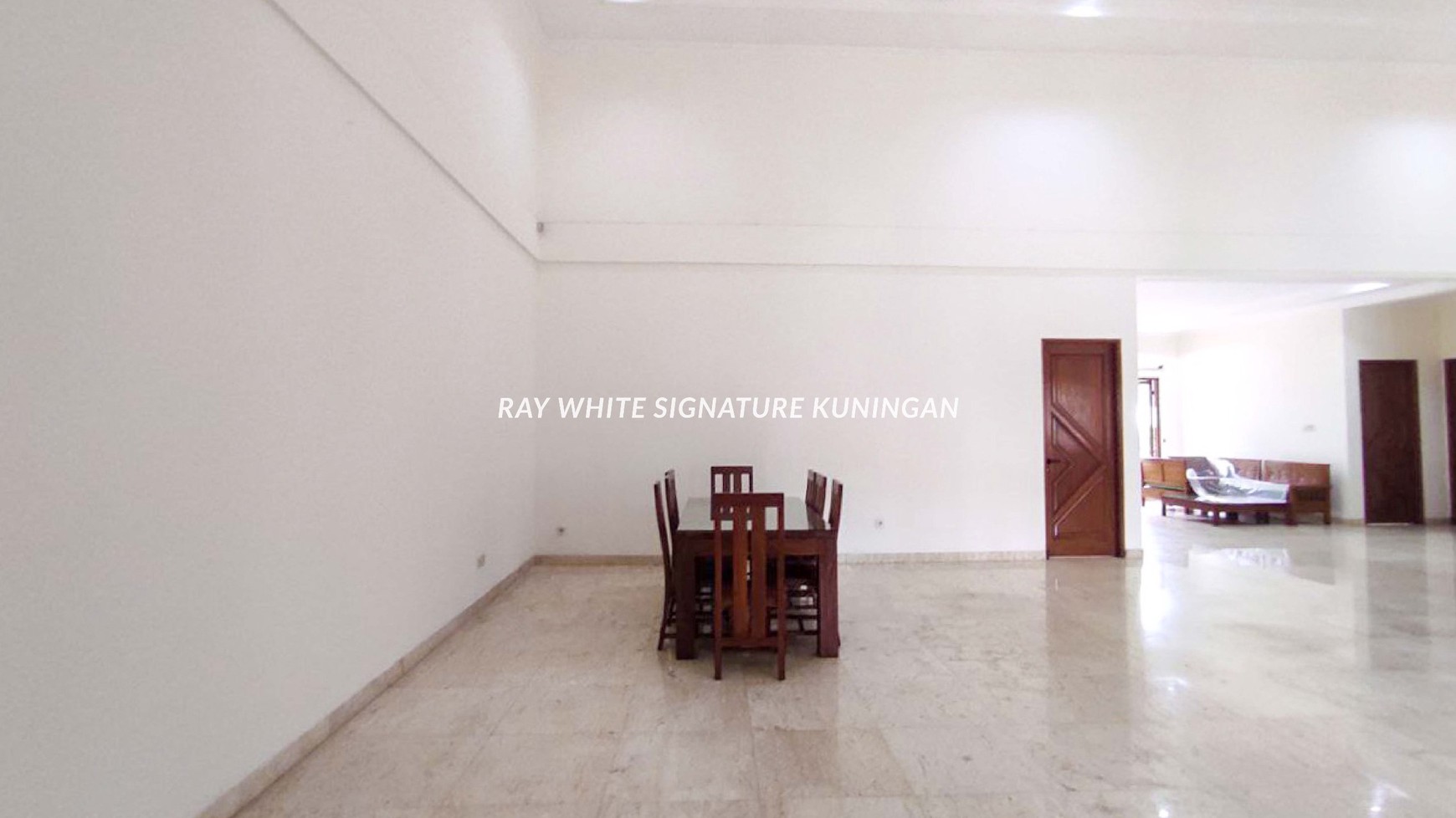 Rumah Disewakan Cocok Untuk Hunian atau Silent Office di Kemang Utara Raya
