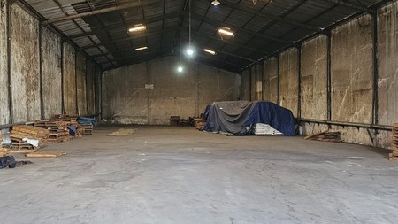 Disewakan 1452 m2 Gudang Surabaya di Margomulyo Permai - kel.Greges - kec.Asemrowo STRATEGIS Plus ada Ruang Kantor