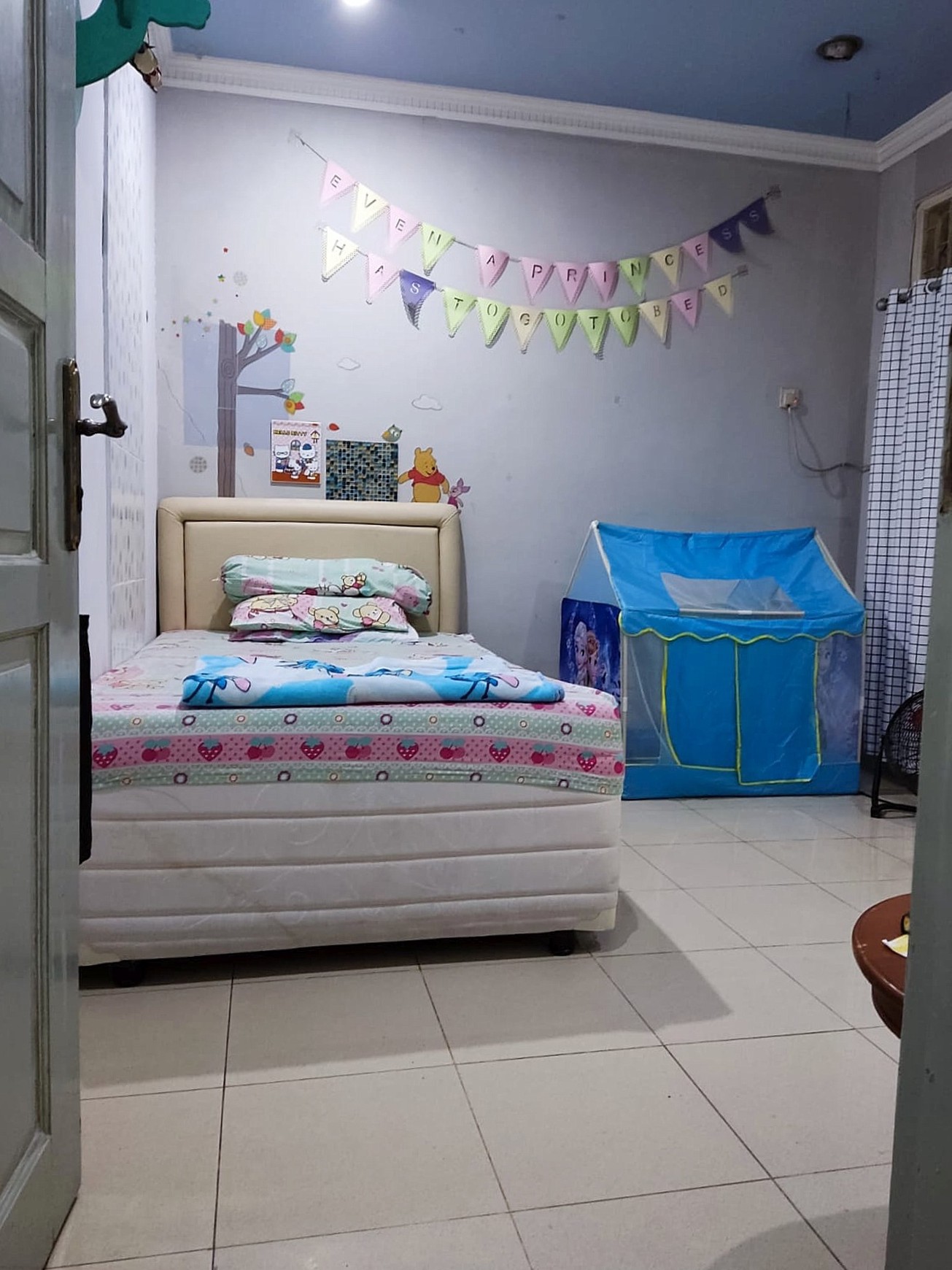 Dijual: Rumah 2 Lantai yang Luas dan Nyaman di Ciputat, Tangerang Selatan