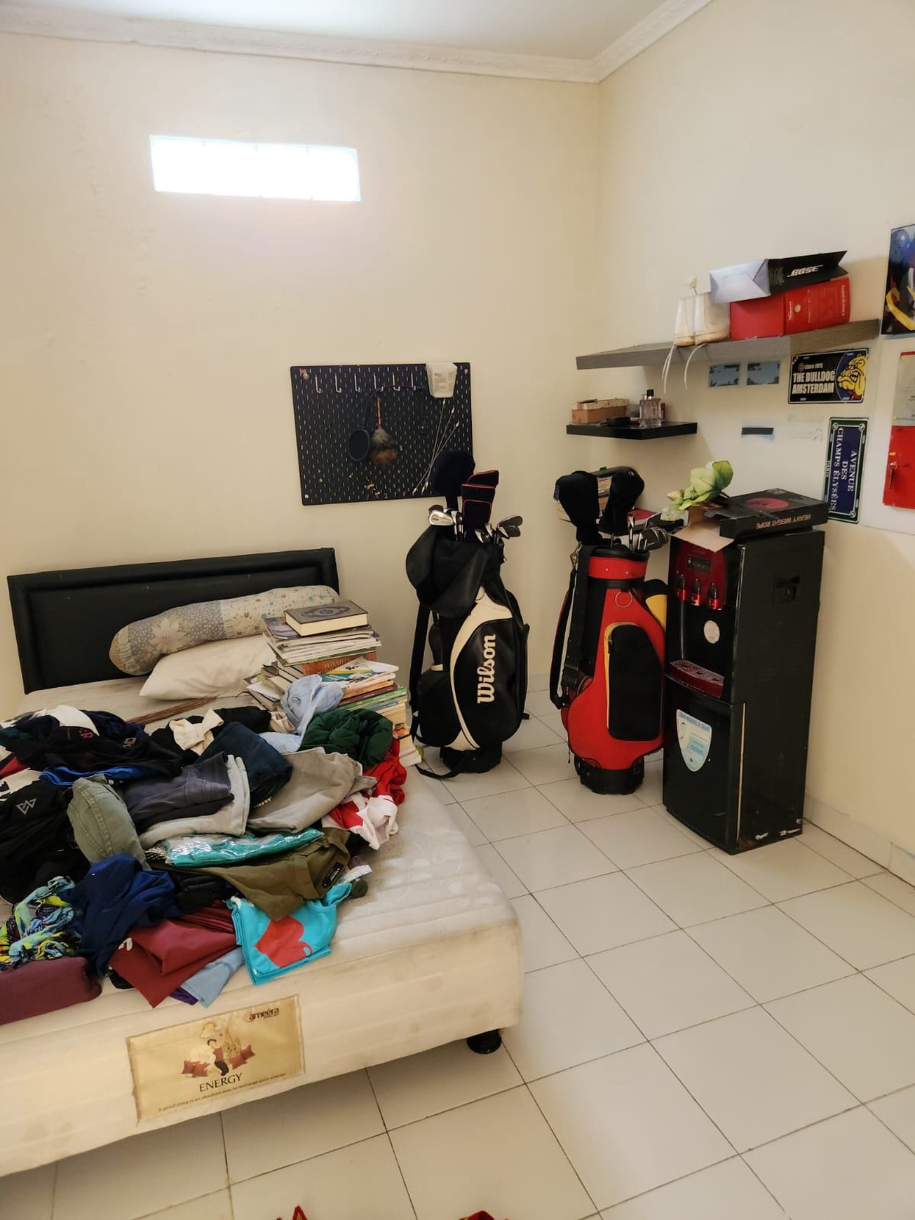 Rumah di Jakarta Selatan 2 Lantai Siap Huni dengan KT 4 dan KM 3 Surat SHM