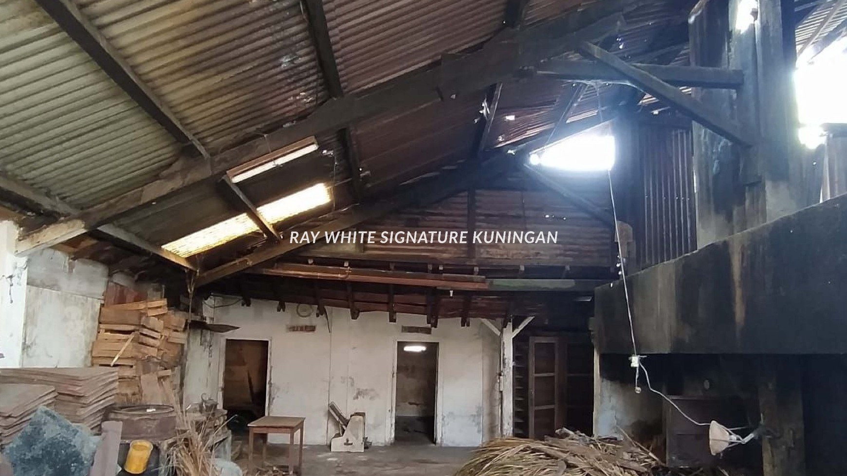 Rumah Tua Hitung Tanah di Jl Sriwijaya Magelang Area Ramai