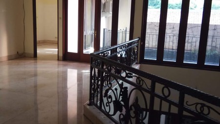 Rumah Terawat Dan Siap Huni Di Kebayoran Baru, Jakarta Selatan