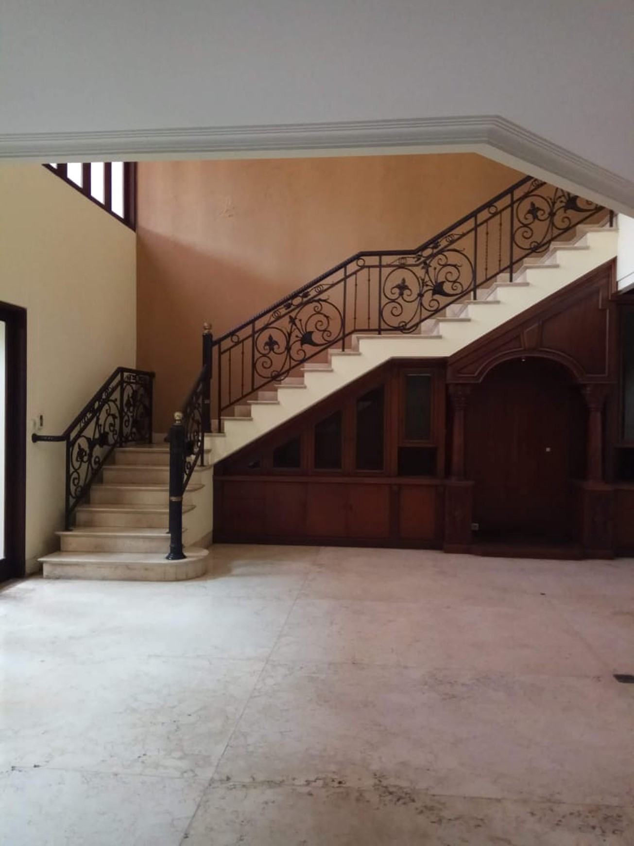 Rumah Terawat Dan Siap Huni Di Kebayoran Baru, Jakarta Selatan
