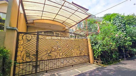 Rumah Mewah Posisi Hook Jl Denpasar II Lokasi Prime